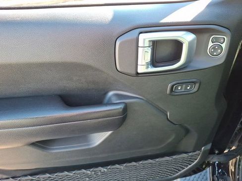 Used 2021 Jeep Wrangler Unlimited Sport image 16