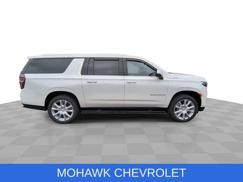 Used 2024 Chevrolet Suburban High Country AWD/4WD image 10
