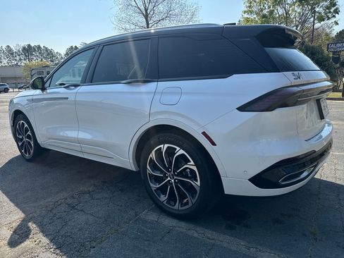 Used 2024 Lincoln Nautilus Reserve w/ Equipment Group 202A image 7