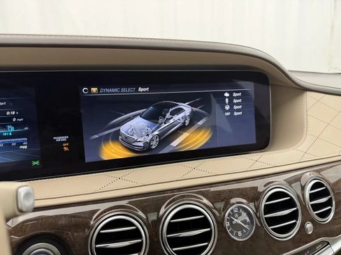 Used 2019 Mercedes-Benz S 560 4MATIC Sedan image 43