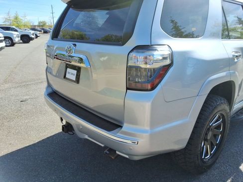 Used 2018 Toyota 4Runner Limited AWD/4WD image 15