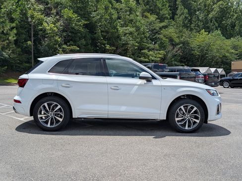 Used 2023 Audi Q5 2.0T Premium Plus w/ Premium Plus Package AWD/4WD image 10