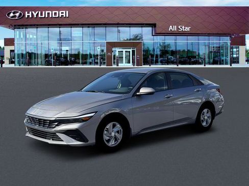 New 2026 Hyundai Elantra SE image 2