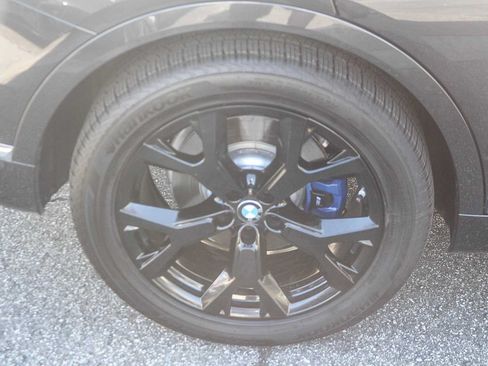 Used 2022 BMW X7 xDrive40i w/ Premium Package AWD/4WD image 8