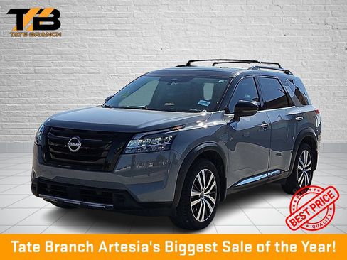 Used 2023 Nissan Pathfinder Platinum FWD image 1