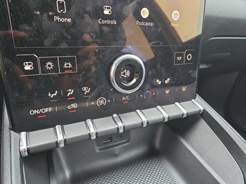 Used 2025 GMC Terrain Elevation AWD/4WD image 25