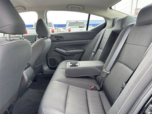 Used 2025 Nissan Altima 2.5 SV image 9