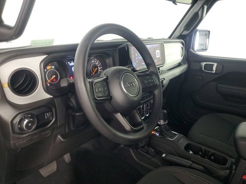 Used 2026 Jeep Wrangler Unlimited Sport AWD/4WD image 10