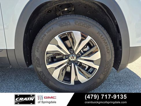 Used 2024 Volkswagen Atlas SE AWD/4WD image 33