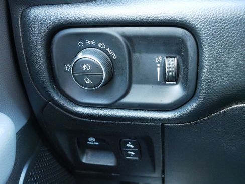 Used 2020 RAM 1500 Big Horn AWD/4WD image 26