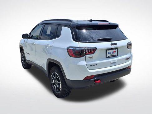 Used 2025 Jeep Compass Trailhawk AWD/4WD image 6