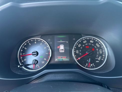 Used 2021 Toyota RAV4 XLE image 18