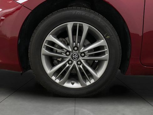 Used 2016 Toyota Camry SE image 12
