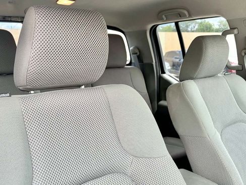 Used 2016 Nissan Frontier SV w/ SV Value Truck Package RWD image 14
