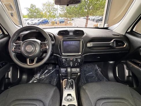 Used 2022 Jeep Renegade Latitude AWD/4WD image 16