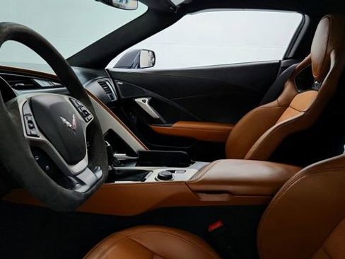 Certified 2015 Chevrolet Corvette Z06 w/ 3LZ Preferred Equipment Group image 12