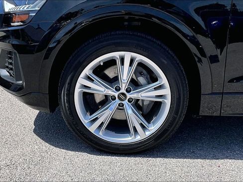 Certified 2023 Audi Q8 Premium AWD/4WD image 13