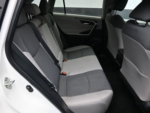 Certified 2022 Toyota RAV4 XLE image 25