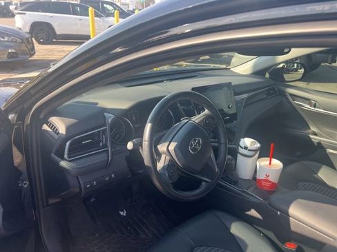 Used 2023 Toyota Camry SE w/ Convenience Package image 5