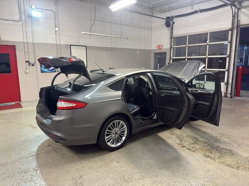 Used 2014 Ford Fusion SE w/ Equipment Group 202A FWD image 14