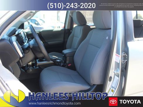 Used 2022 Toyota Tacoma SR5 RWD image 12