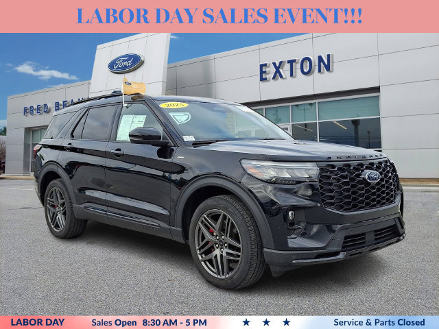 Certified 2025 Ford Explorer ST-Line w/ Premium Package AWD/4WD image 1