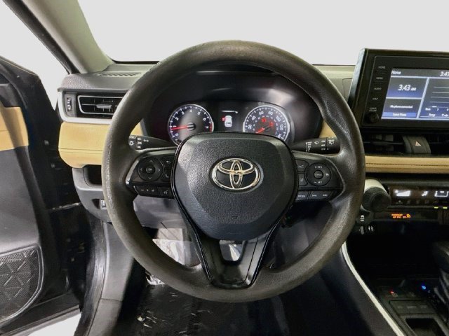 Used 2019 Toyota RAV4 LE FWD image 12