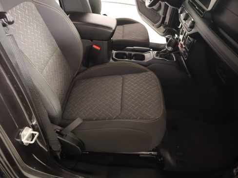 Used 2024 Jeep Gladiator Mojave w/ Safety Group image 12