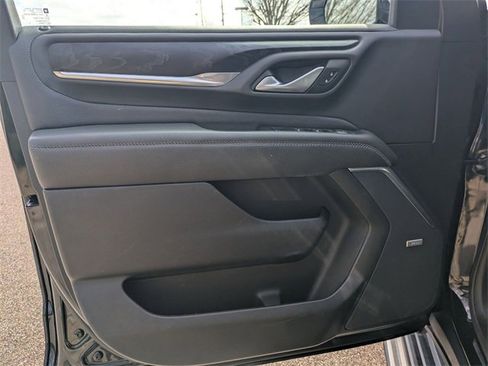 Used 2022 GMC Yukon XL Denali image 23