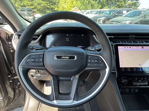 Used 2023 Jeep Grand Cherokee L Limited w/ Luxury Tech Group II AWD/4WD image 29