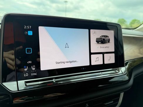 New 2026 Volkswagen Atlas SE image 12