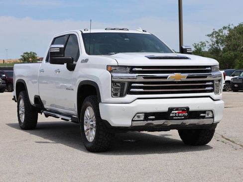 Used 2020 Chevrolet Silverado 3500 High Country w/ Technology Package AWD/4WD image 4