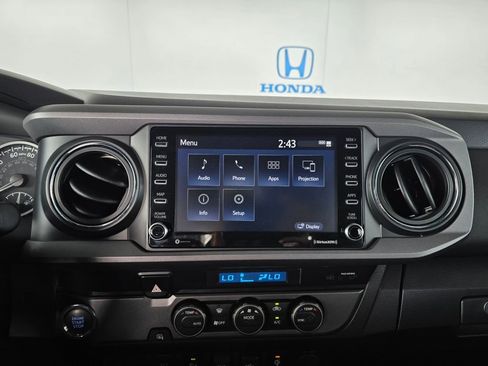 Used 2023 Toyota Tacoma TRD Sport image 17