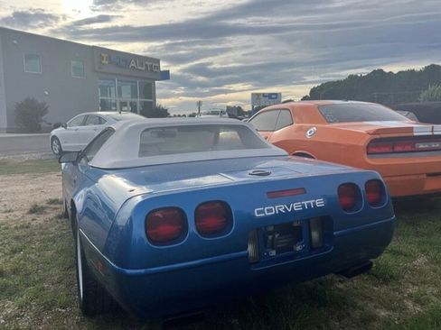 Used 1992 Chevrolet Corvette Convertible RWD image 16