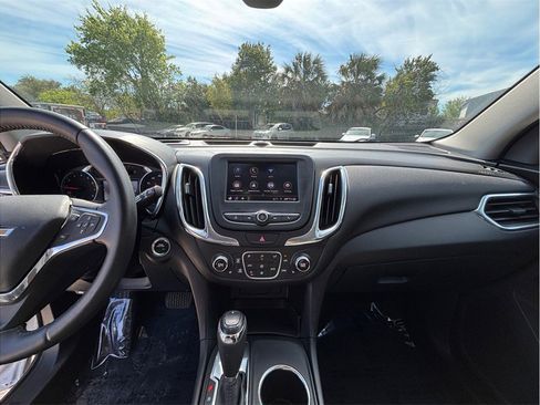 Used 2020 Chevrolet Equinox LT image 11