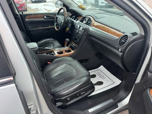 Used 2011 Buick Enclave CXL image 12