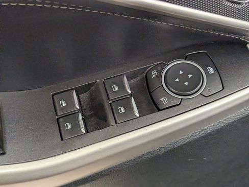 Used 2021 Ford Explorer XLT w/ Equipment Group 202A image 11