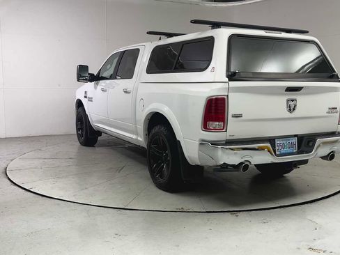 Used 2018 RAM 1500 Laramie w/ Convenience Group AWD/4WD image 3