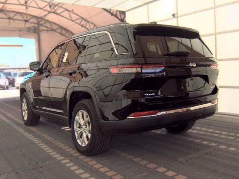 Used 2023 Jeep Grand Cherokee Limited AWD/4WD image 4