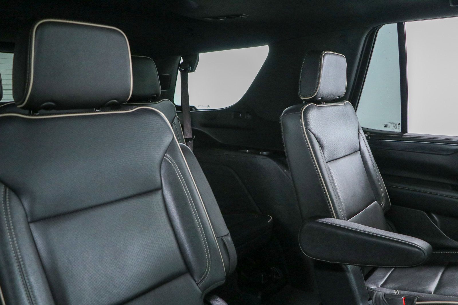 Used 2022 GMC Yukon SLT w/ SLT Premium Package RWD image 32