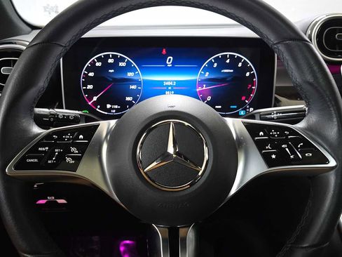 Used 2025 Mercedes-Benz GLC 300 GLC 300 image 27