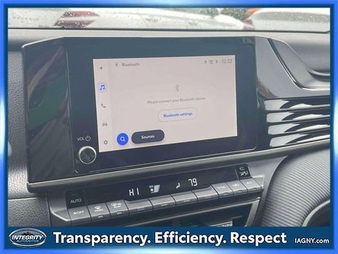 Used 2025 Toyota Camry SE image 27