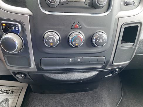Used 2017 RAM 1500 Express RWD image 28