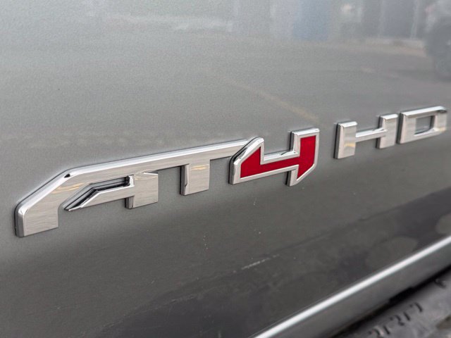 Used 2024 GMC Sierra 2500 AT4 w/ AT4 Preferred Package AWD/4WD image 8
