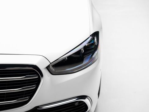 Used 2023 Mercedes-Benz S 580 4MATIC Sedan w/ 3D Technology Package image 11