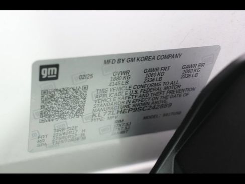 Used 2025 Chevrolet Trax LT w/ LT Convenience Package FWD image 28