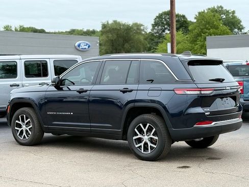 Used 2023 Jeep Grand Cherokee Limited AWD/4WD image 41