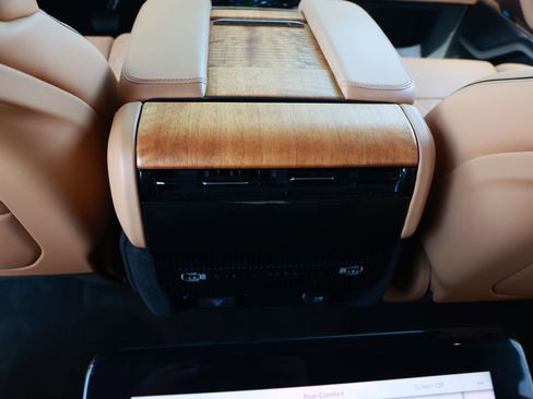 Used 2022 Jeep Grand Wagoneer Series III AWD/4WD image 39