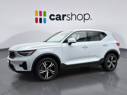Used 2025 Volvo XC40 B5 Core