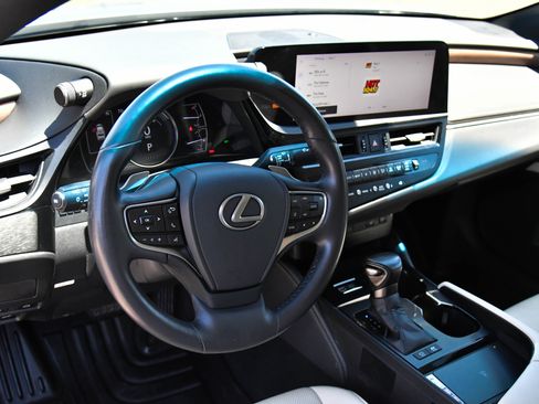 Used 2023 Lexus ES 300h w/ Premium Package FWD image 16